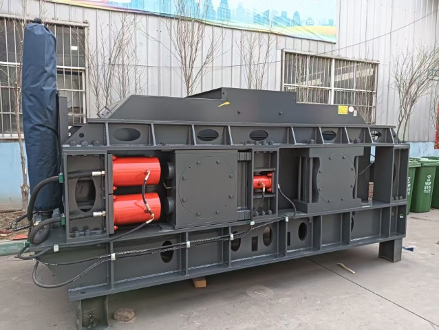 Hydraulic Roller Sand Making Machine